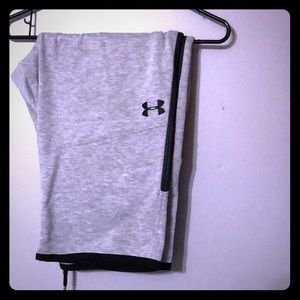 Under armor capre shorts